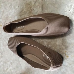 Vivaia Square Toe Flats Size 39 US 8
